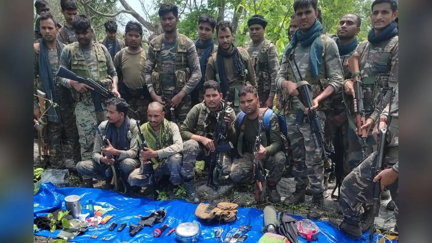 झारखंड: पुलिस-नक्सली मुठभेड़, हथियार व गोलियां बरामद, भाग निकला 15 लाख का इनामी टीपीसी कमांडर आक्रमण गंझू