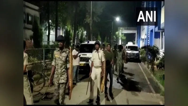 Bengal Chunav 2021:झारग्राम में टीएमसी कार्यकर्ता की मौत के बाद तनाव, भारी संख्या में पुलिस बल तैनात