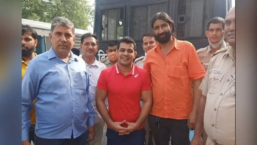 Sagar Rana Murder Case: सुशील कुमार की जेल यात्रा के दौरान फोटोसेशन करना पुलिसवालों को पड़ गया भारी, जांच के आदेश जारी