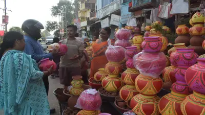 बिहार: धनतेरस को लेकर सजने लगा बाजार, इलेक्ट्रॉनिक सेक्टरों में होती है जमकर खरीदारी, देखिए बाजार की तस्वीरें