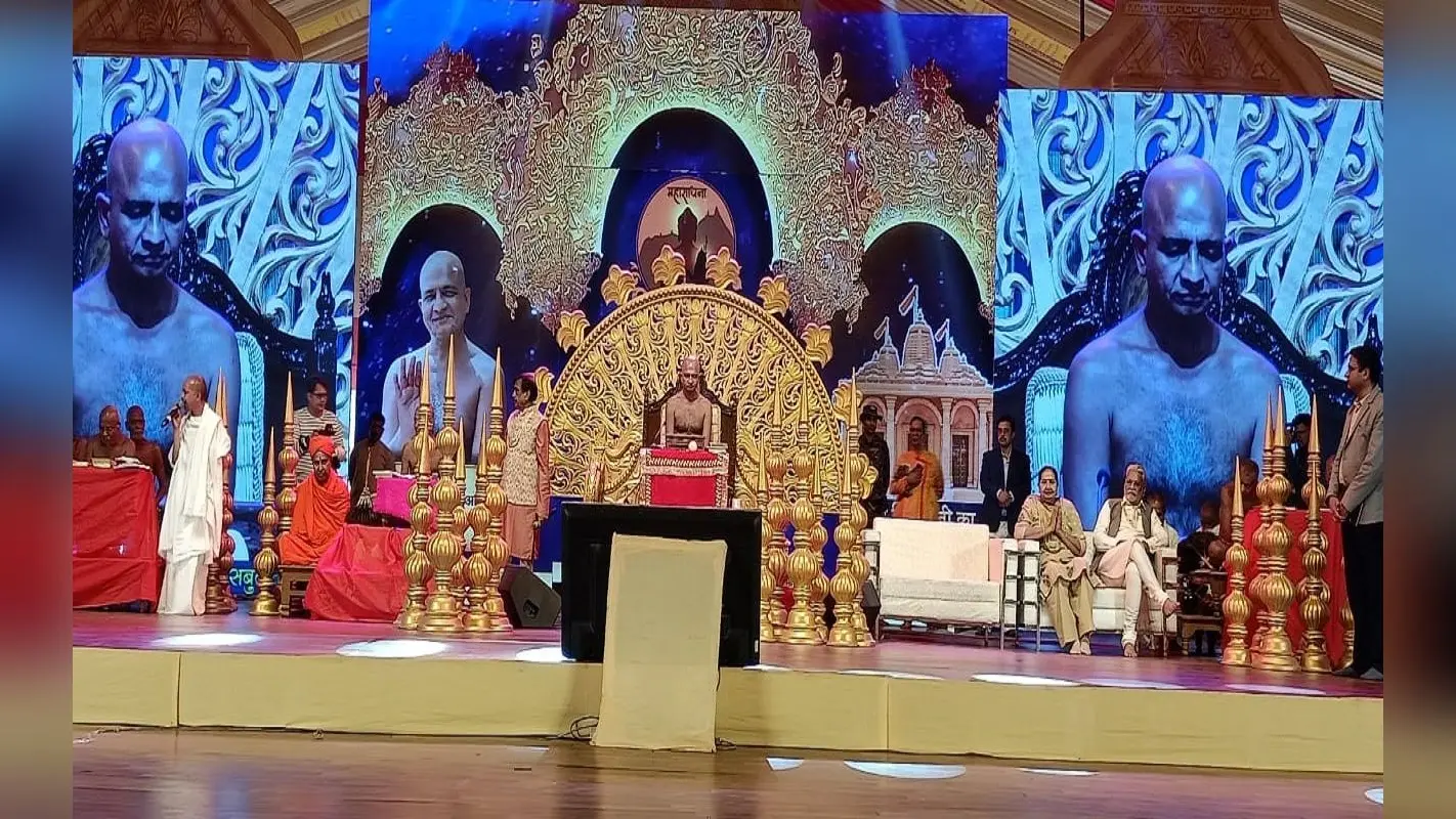 पारसनाथ पर्वत पर की महापारणा, 557 दिनों के बाद मौन व्रत तोड़कर आचार्य श्री 108 प्रसन्न सागर जी बोले नमः श्री ॐ