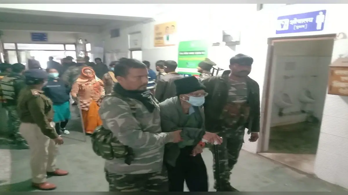 Jharkhand News : 150 घंटे की रिमांड पर लिए गए थिंक टैंक प्रशांत बोस समेत 6 नक्सली, पूछताछ कर रही पुलिस