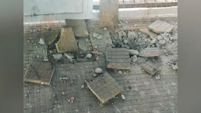 Prayagraj News: प्रयागराज रेलवे स्टेशन के प्लेटफॉर्म नंबर-1 पर शॉर्ट सर्किट से धमाका, मचा हड़कंप
