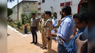 Prayagraj News: जिला जज ने जिलाधिकारी के साथ किया नैनी जेल का औचक निरीक्षण, जाना कैदियों का हाल