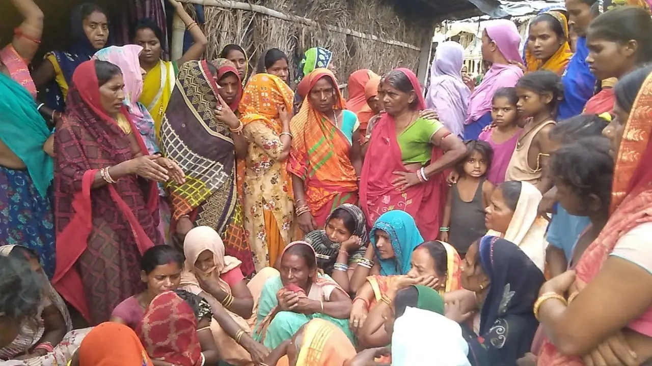 बिहार: दरभंगा में तेज रफ्तार वाहन ने सा��� लोगों को कुचला, दो की मौत, चालक फरार