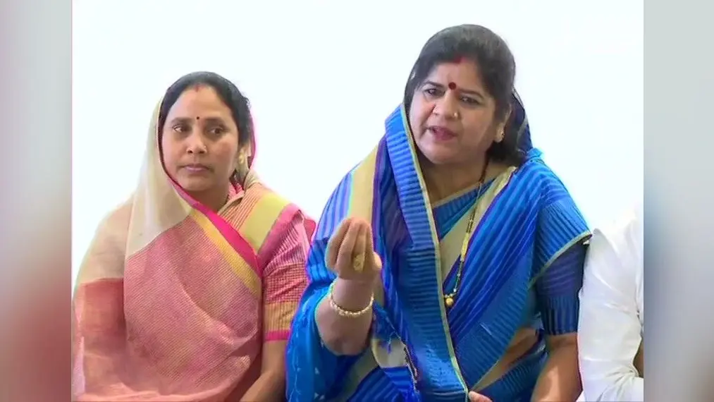 MP Political Crisis: ‘कमलनाथ की सरकार दलालों की सरकार’, बागी कांग्रेस विधायकों का करारा प्रहार