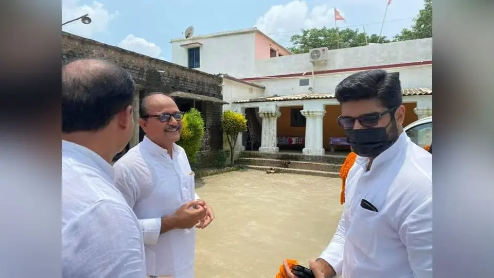LJP में टूट के बाद पहली बार पटना पहुंचे प्रिंस राज का चिराग पासवान पर तंज, कहा- ‘जनता का आशीर्वाद जरूरी’