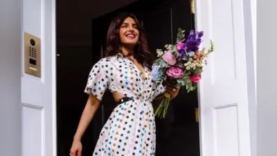 प्रियंका चोपड़ा ने कैरी की इतनी महंगी ड्रेस, आउटफिट की कीमत में खरीद सकते है एक नैनो कार