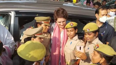 चार सदस्यों की हत्या का दर्द झेल रहे परिवार से मिलने पहुंचीं प्रियंका गांधी, योगी सरकार पर उठाए तीखे सवाल
