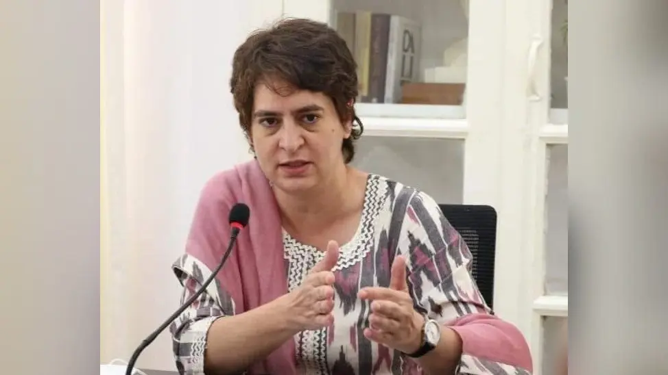 ‘लड़की हूं, लड़ सकती हूं’ पोस्टर गर्ल का प्रियंका के सचिव पर बड़ा आरोप, कहा- टिकट के बदले मांगी घूस
