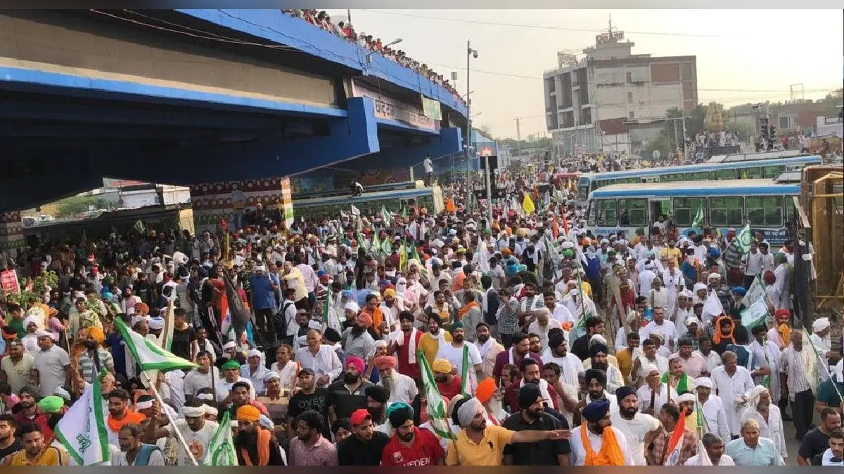किसानों ने सचिवालय गेट पर डाला डेरा, अनिश्चितकालीन धरने पर बैठे, लंबे संघर्ष की तैयारी