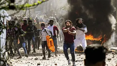 Delhi Riots LIVE: दिल्ली हिंसा के यूपी से जुड़े तार, पुलिसकर्मी पर पिस्तौल तानने वाला बरेली से गिरफ्तार