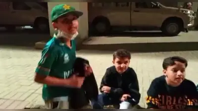 PSL 2022: छोटे-छोटे बच्चों ने पाकिस्तान क्रिकेट के खिलाफ खोला मोर्चा, स्टेडियम के बाहर धरने पर बैठे
