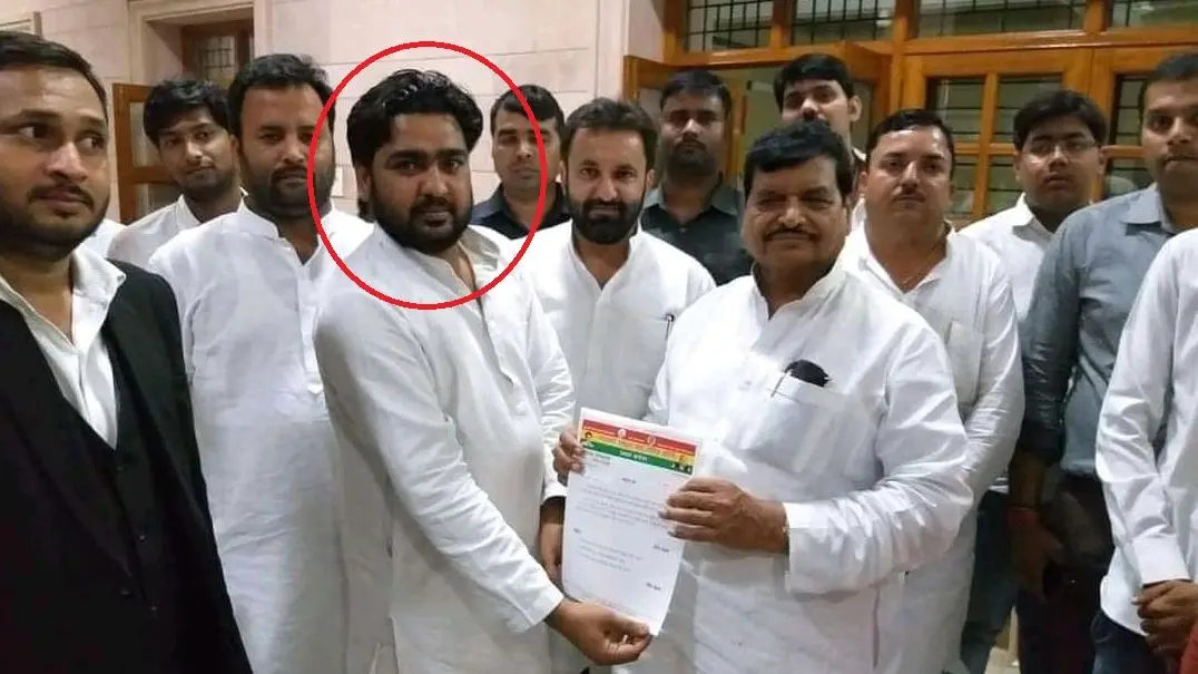 UP News: शिवपाल सिंह यादव की पार्टी का नेता राजनीति की आड़ में करता था सट्टेबाजी, रंगेहाथ धरा गया
