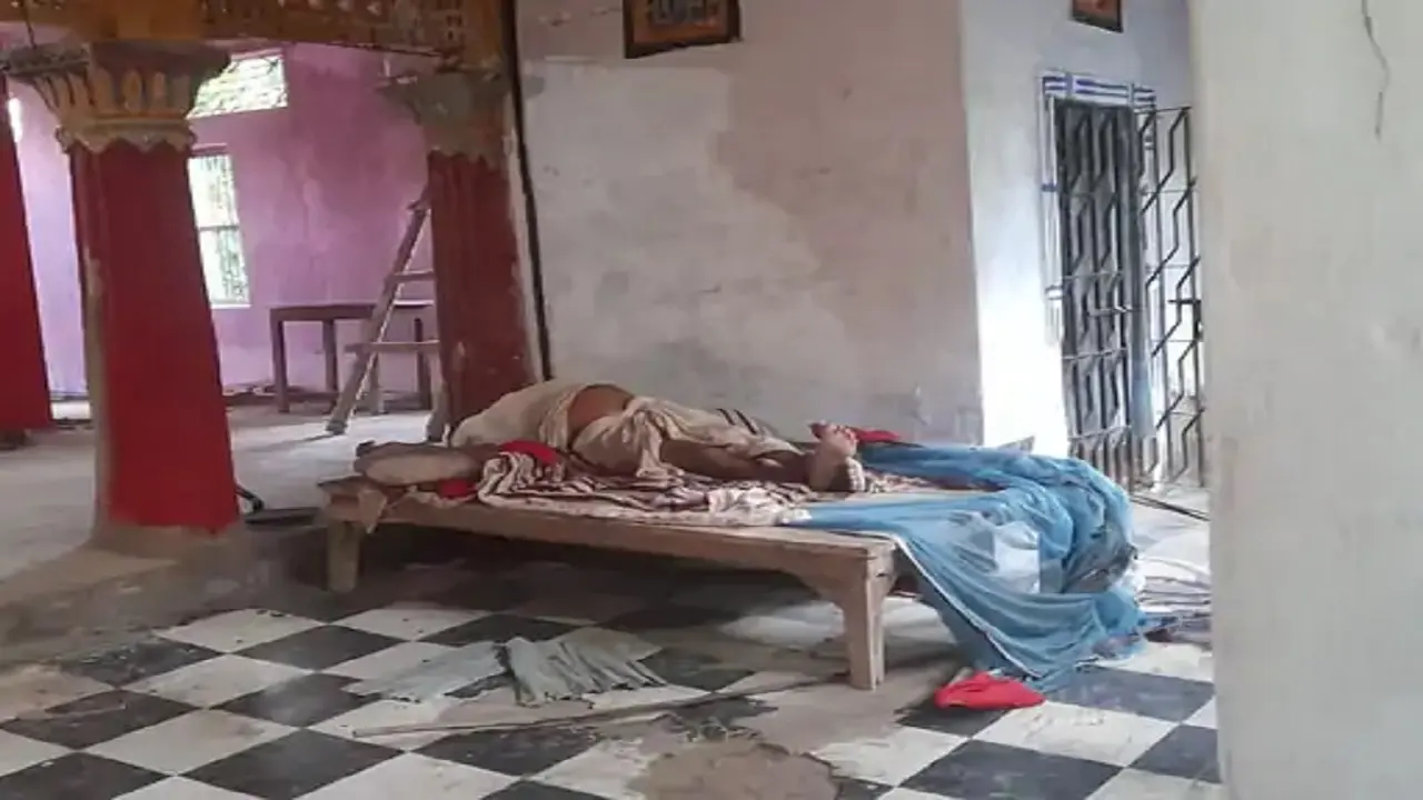 बेतिया में अपराधियों ने पुजारी का सिर काटकर मां काली को चढ़ाया, सुबह मठ पहुंचे श्रद्धालु धड़ देख सहमें