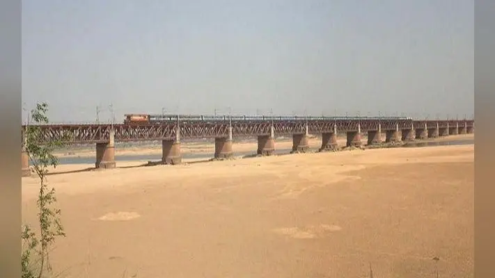 धनबाद के निरसा में 14 साल बाद भी बराकर पर नहीं बना बारबेंदिया पुल, विधानसभा में भी उठ चुका है सवाल