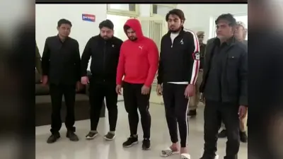 Ghaziabad: राइफल लहराने और गोली चलाने के आरोप में पांच लोग गिरफ्तार, आर्म्स एक्ट और CLA एक्ट में दर्ज हुआ केस