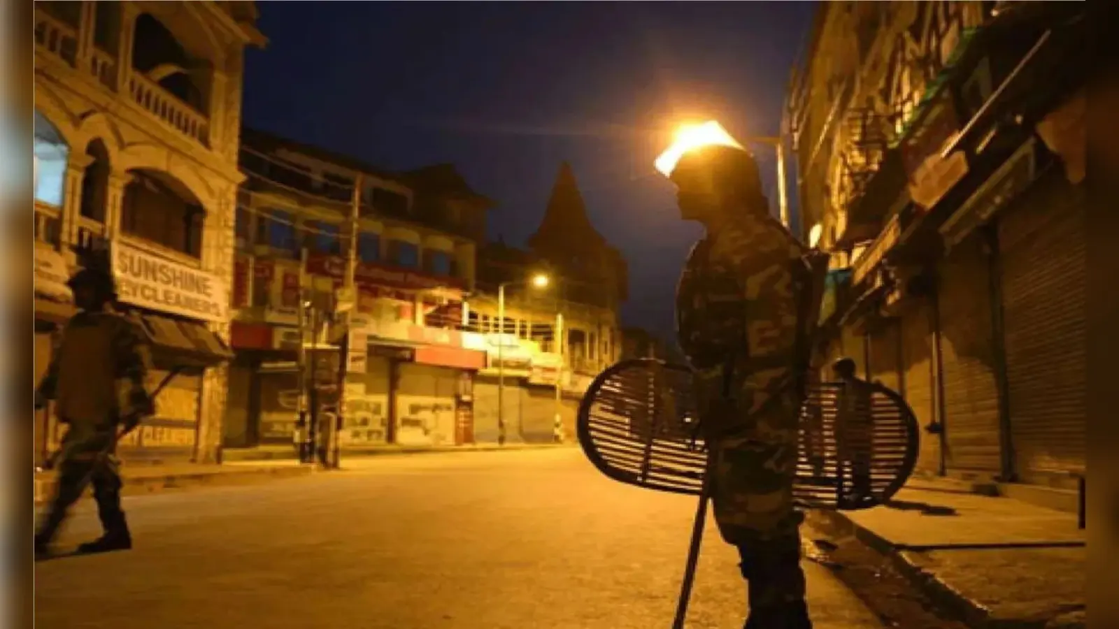 Maharashtra Night Curfew : पुणे में स्कूल-कॉलेज बंद, फिर लगा नाइट कर्फ्यू, गाइडलाइन जारी