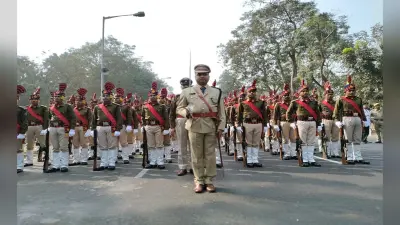 Republic Day : कोलकाता के गणतंत्र दिवस परेड में IPS पूरन झा ने किया बिहार विशेष सशस्त्र पुलिस दल का नेतृत्व