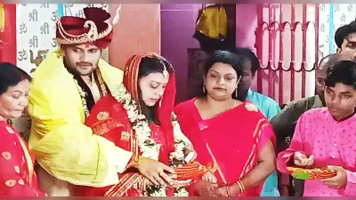 Bihar: पूर्णिया में पेड़ से टकराने के बाद पुलिस गाड़ी में लगी आग, फरार होने के बाद कैदी ने किया सरेंडर