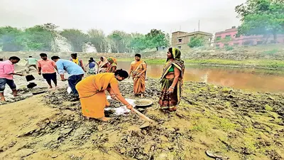 जल जीवन हरियाली: पोखर सफाई में अधिक खर्च बना मुद्दा तो जीविका दीदियों ने ही थाम लिया मोर्चा, बदल दी तसवीर