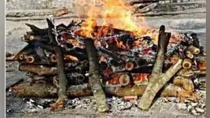 UP News: फिरोजाबाद में 30 वर्ष पुरानी दोस्ती का दर्दनाक अंत, दोस्त की जलती चिता में कूदकर मौत को लगाया गले