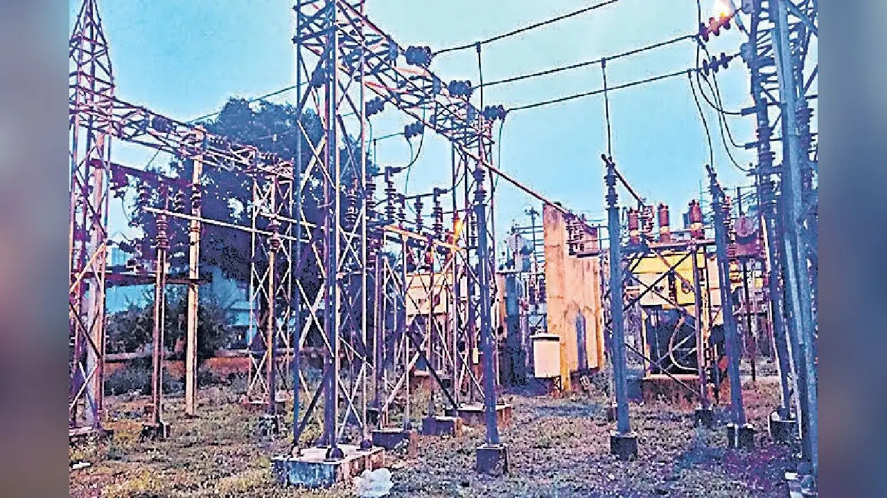 कटिहार में बिना सूचना के आठ घंटे कट रही बिजली से हालत दयनीय, 15 से 16 घंटे ही हो रही आपूर्ति