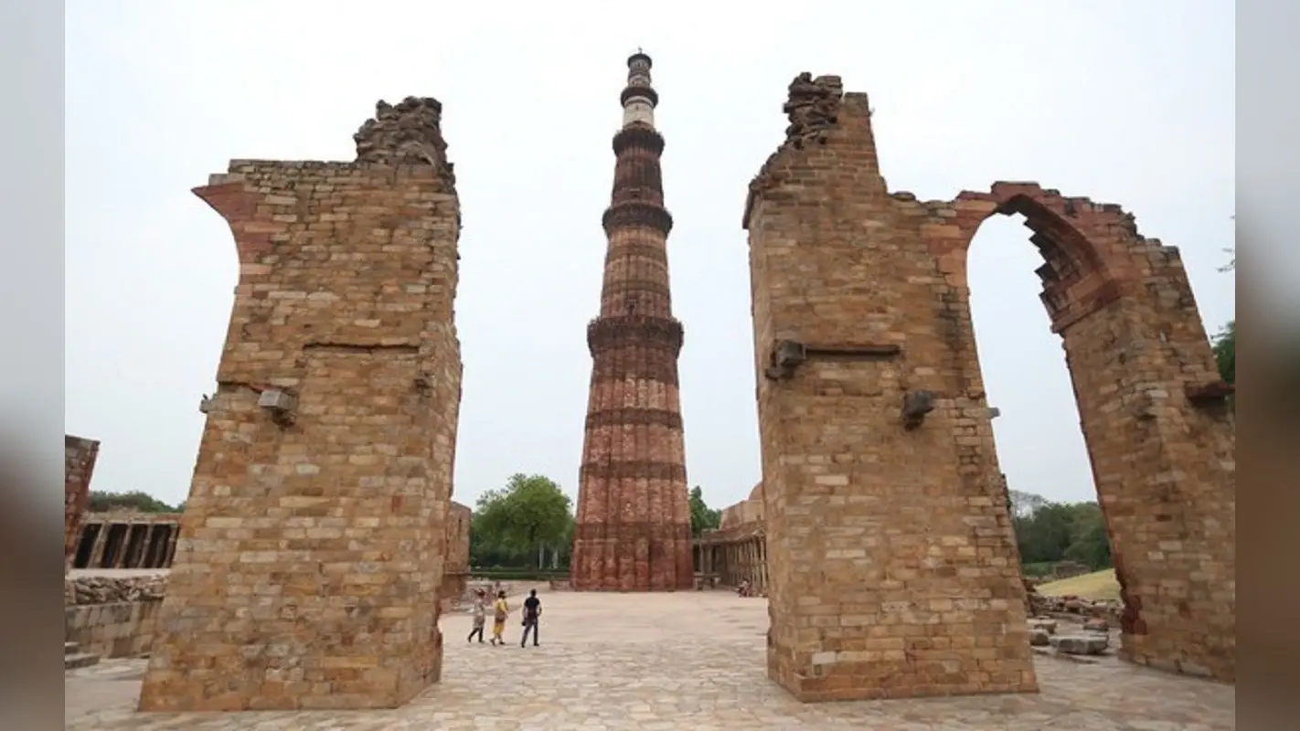 कुतुब मीनार से हटाई जा सकती हैं गणेश भगवान की दो मूर्तियां, एनएमए ने पुरातत्व विभाग को लिखी चिट्ठी