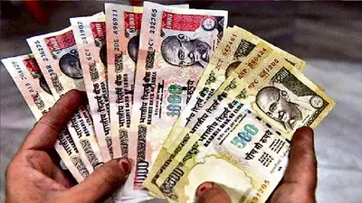 पटना में खेत से निकले 500 और 1000 के पुराने नोट, ग्रामीणों ने लूट लिए सारे रुपये