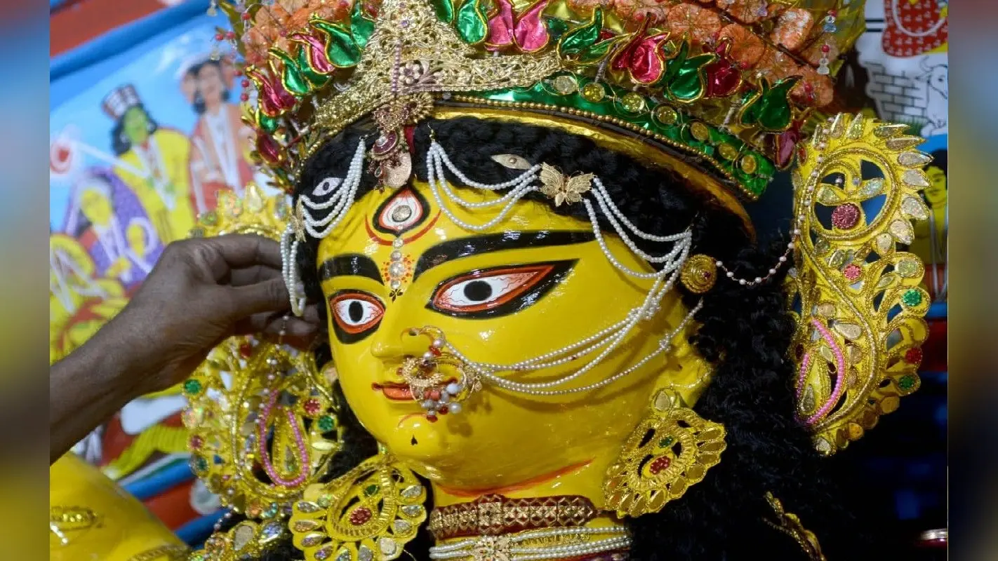 Durga Puja 2023: हाथी पर आएंगी मां दुर्गा, घोड़े पर होगी विदाई, माता का जाना नहीं है शुभ संकेत