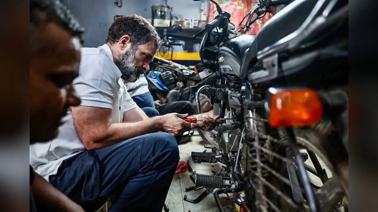 बाइक मैकेनिक ने राहुल गांधी से पूछा, कब करेंगे शादी? कांग्रेस नेता ने दिया ऐसा जवाब
