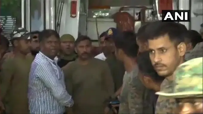नक्सलियों ने CRPF कमांडो को रिहा किया,कैंप पहुंचे, पत्नी ने कहा-ये मेरी जिंदगी का सबसे अच्छा दिन