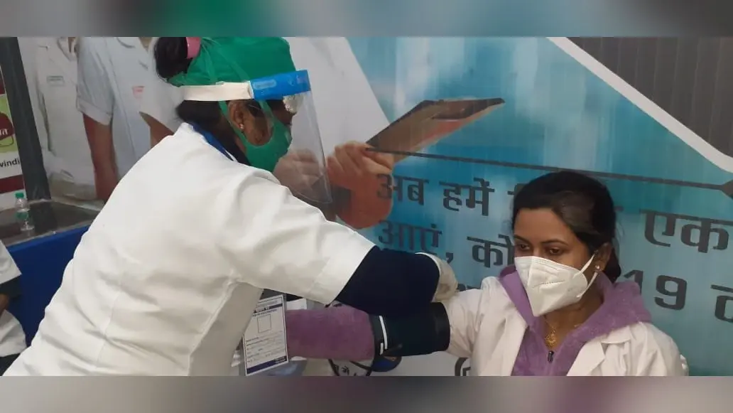 Corona Vaccine in Bihar : वैक्सीनेशन में सबसे आगे इमामगंज, तो आमस रहा फिसड्डी, जानिये गया में कितना पहुंचा आंकड़ा