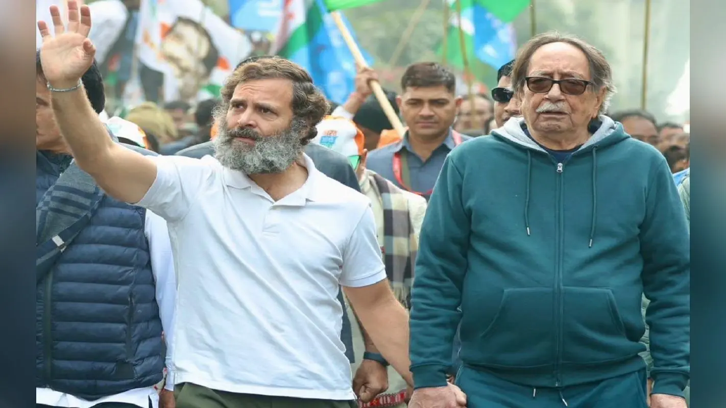 Rahul Gandhi T-Shirt Controversy: राहुल गांधी की टी-शर्ट पर हंगामा, कीमत और ब्रांड जानकर रह जाएंगे दंग