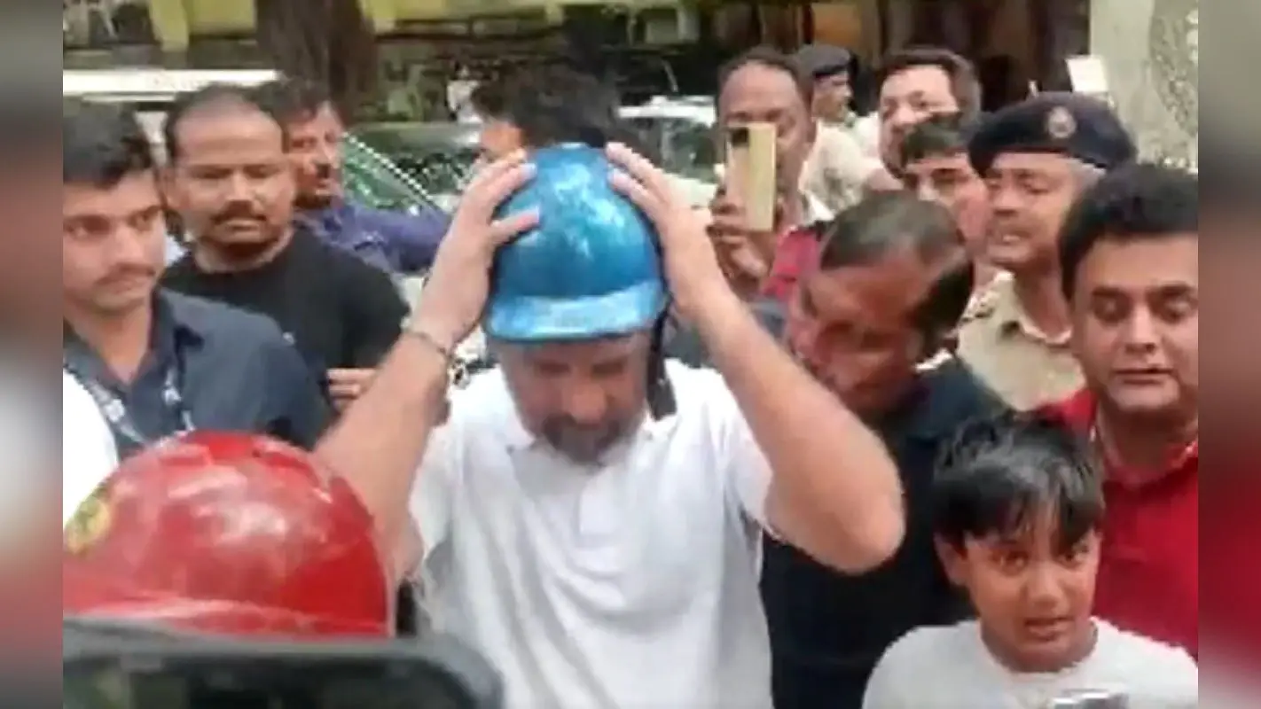 कर्नाटक चुनाव: राहुल गांधी का दिखा अलग अंदाज, डिलीवरी बॉय के साथ की स्कूटी की सवारी, देखें वीडियो