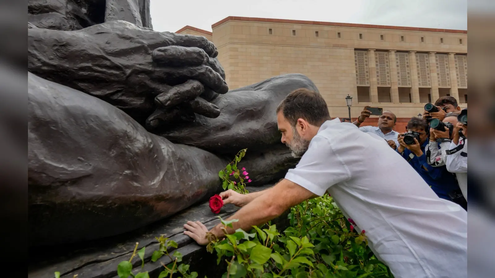 पीएम मोदी के ‘मेक इन इंडिया’ पर राहुल गांधी का वार- मेड इन इंडिया हो ही नहीं सकता, सरकार को दिये सुझाव
