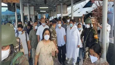 श्रीनगर पहुंचे राहुल गांधी, जम्मू-कश्मीर में कांग्रेस के लिए तैयार करेंगे सियासी जमीं