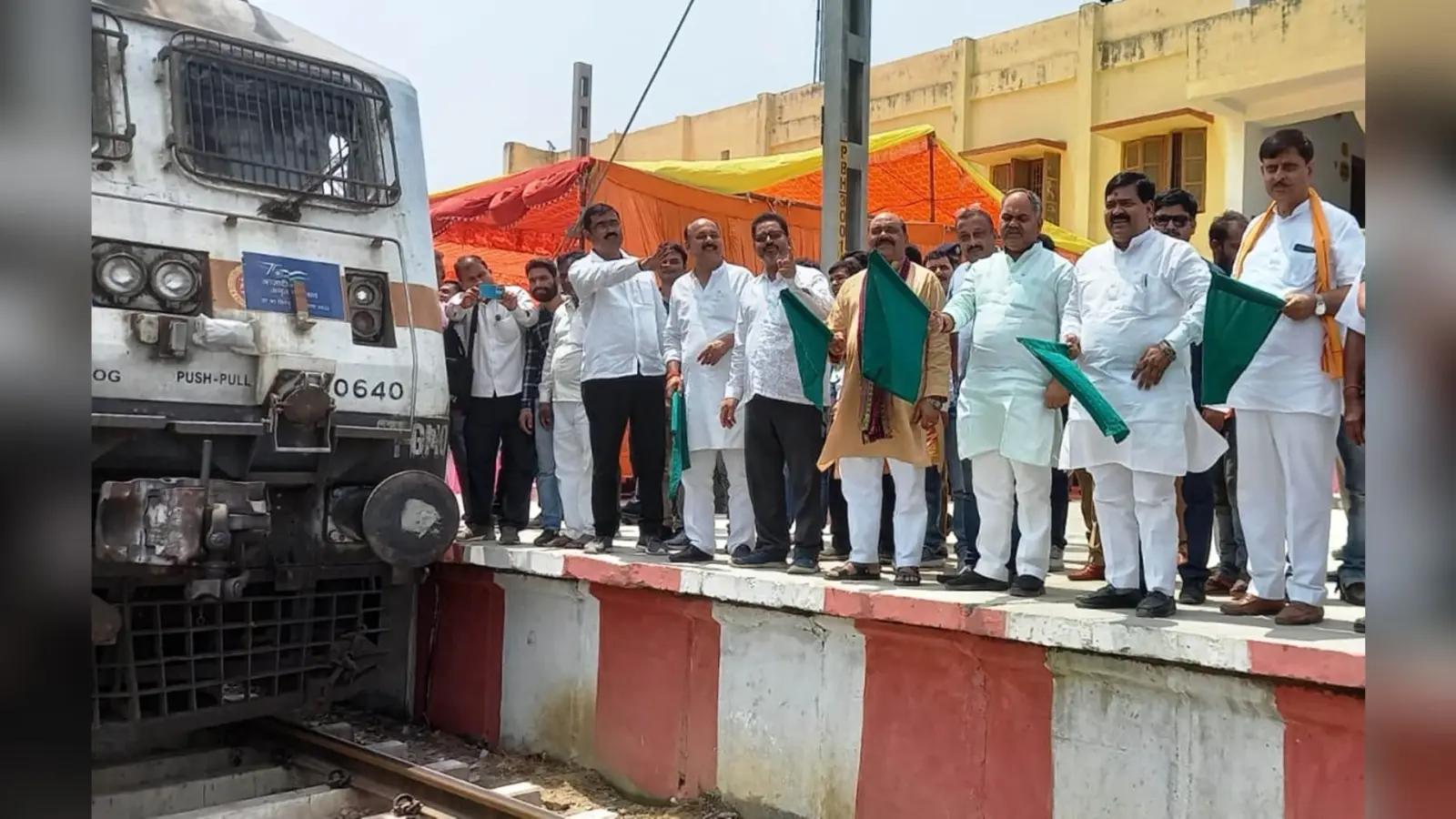 Railway News: सुलतानगंज से देवघर के लिए 12 अप्रैल से शुरू होगी डेमू, बांका से पटना जाना भी होगा आसान