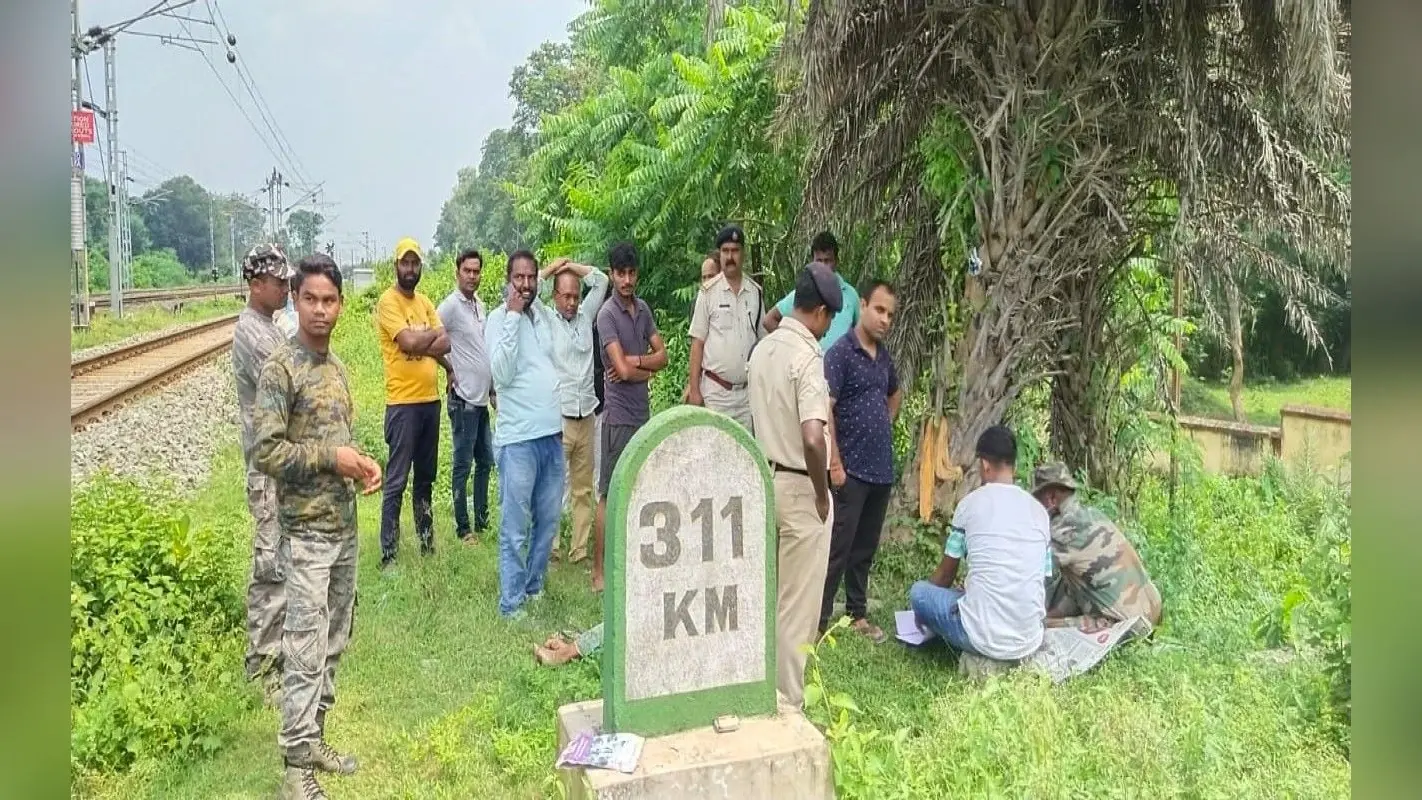 Jharkhand: चक्रधरपुर रेलवे स्टेशन के पास 24 वर्षीय युवक की ट्रेन से कटकर हुई मौत