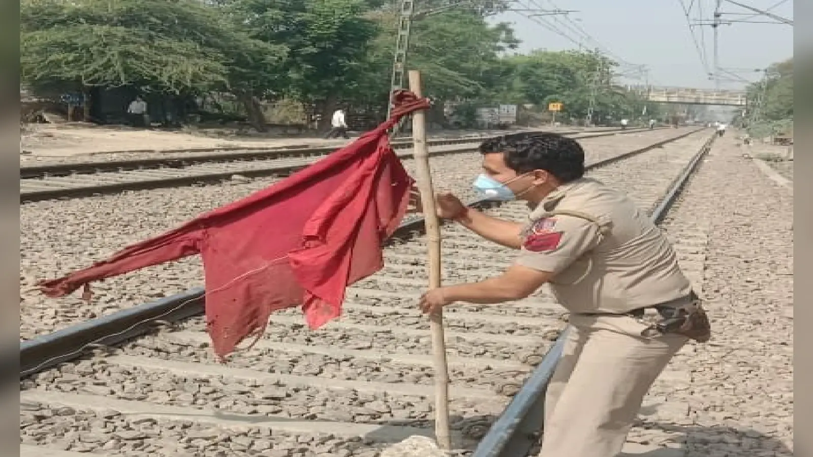 IRCTC: दिवाली-छठ के मौके पर रेलवे ने यात्रियों को दी सौगात, यहां देखें पूजा स्पेशल ट्रेन की लिस्ट