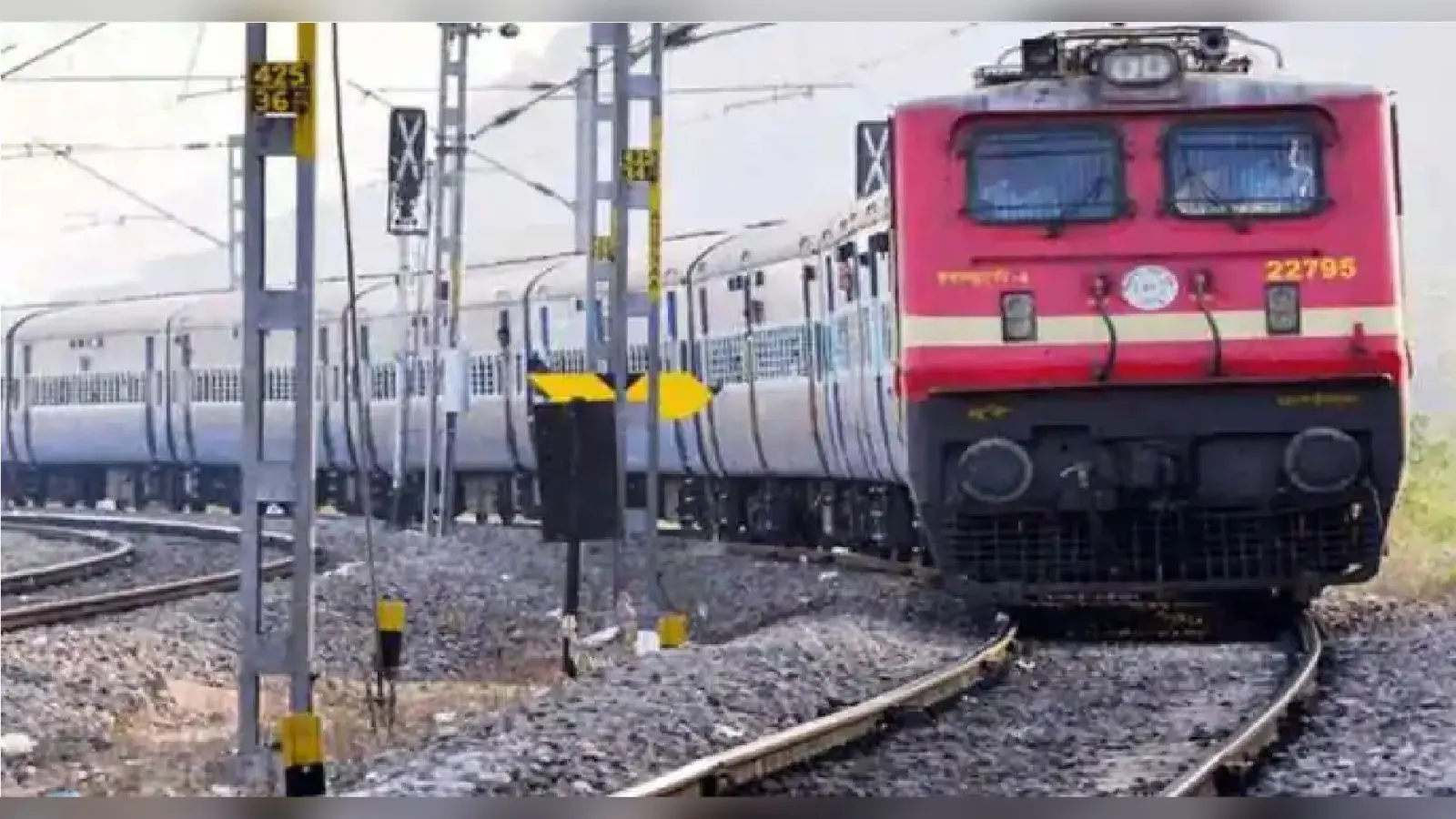 Railway Cancelled Trains: यूपी में 15 अप्रैल से 29 मई तक कई ट्रेन रहेंगी निरस्त, सफर से पहले यहां देखें लिस्ट