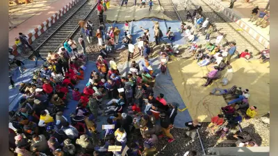बोकारो : टावर वैगन की ठोकर से महिला की मौत, ग्रामीणों ने जाम किया रेलवे ट्रैक