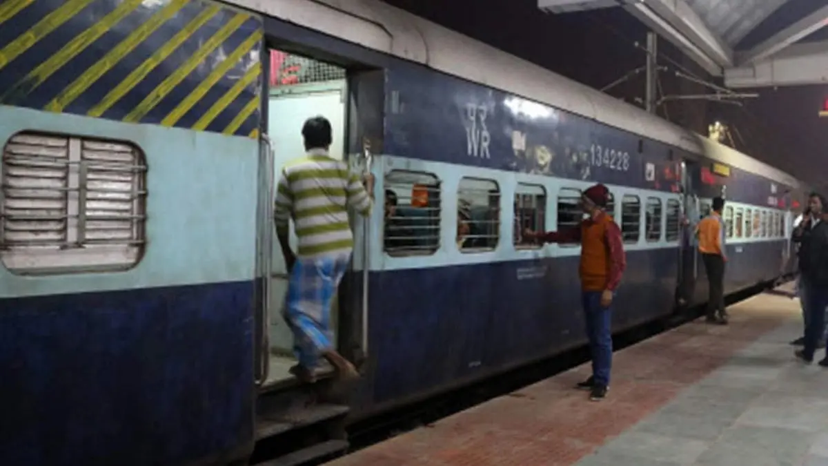 UP के 46 रेलवे स्टेशनों को इस आतंकी संगठन ने दी उड़ाने की धमकी, अलर्ट जारी