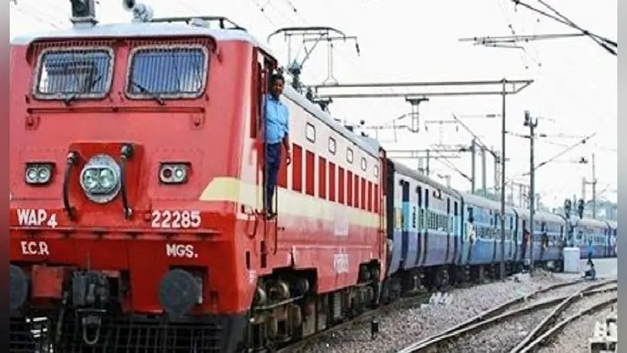 100 से ज्यादा ट्रेनों का परिचालन बंद, यात्रियों की कम संख्या को लेकर रेलवे ने किया फैसला