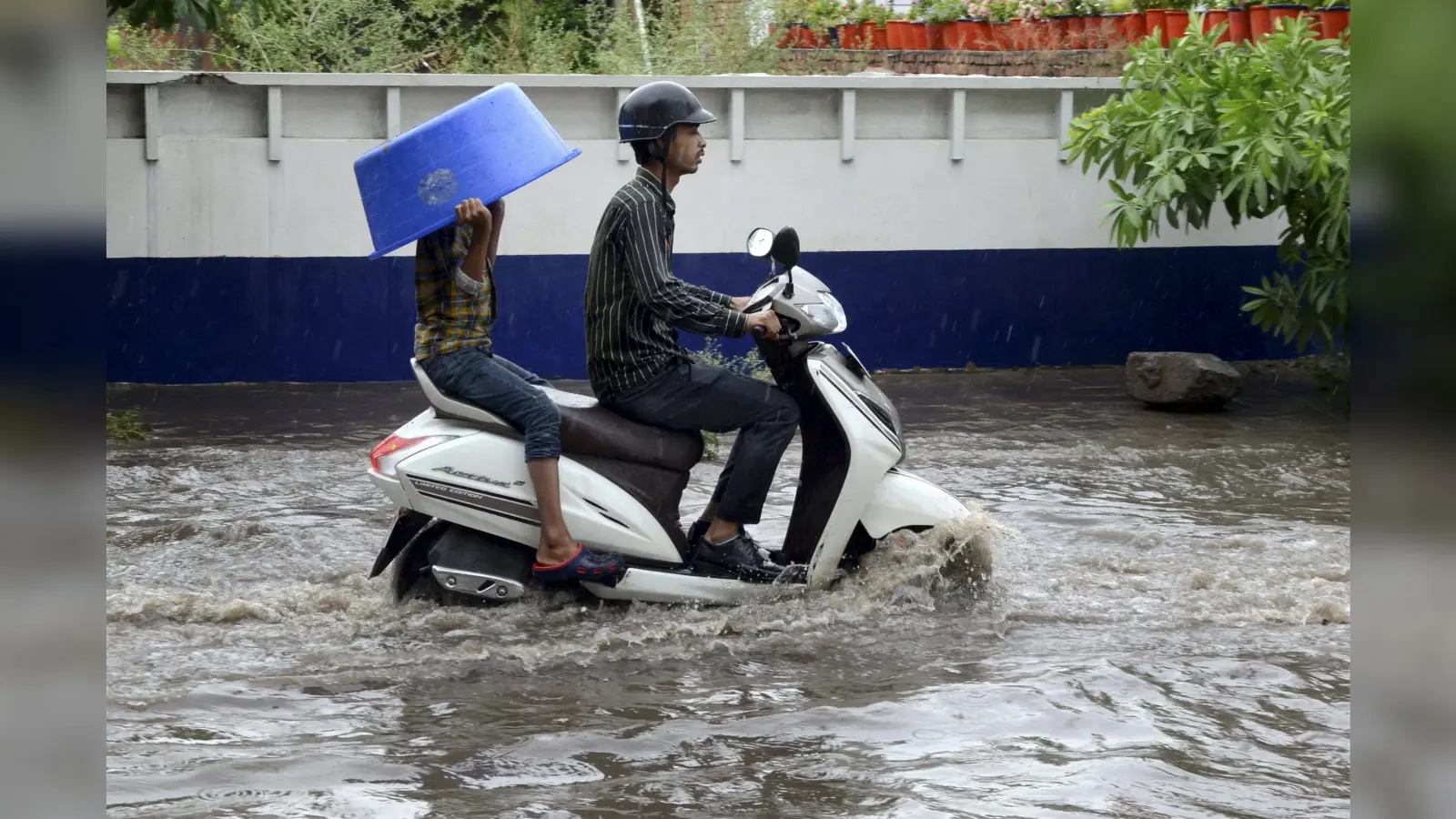 Weather Forecast : कई राज्यों में वज्रपात की आशंका, तटीय प्रदेशों में चलेंगी तेज हवाएं : मौसम विभाग