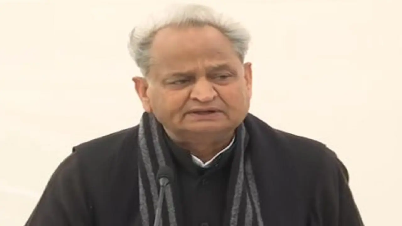 REET Exam 2021: रीट पेपर लीक मामले में राजस्थान सरकार का बड़ा फैसला, सीएम गहलोत बोले- रद्द होगी परीक्षा