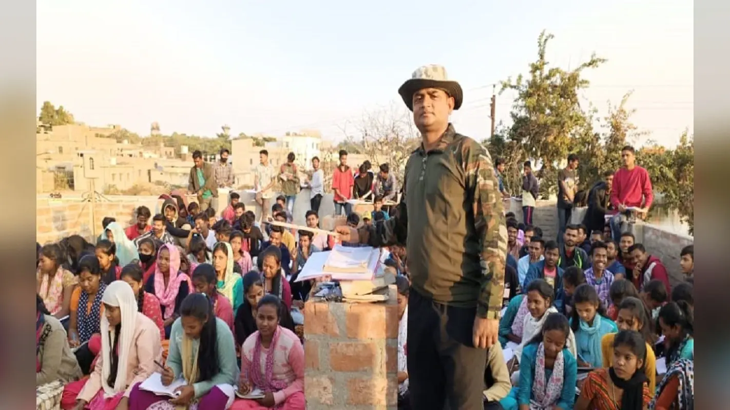 देश सेवा के बाद युवाओं को सेना के लिए कर रहे तैयार, मुफ्त कोचिंग भी दे रहे एक्स मार्कोस कमांडो राजकुमार मंडल