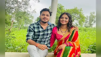 Pakduwa Biyah: मांग में सिंदूर लगाए नजर आई रक्षा गुप्ता, अंकुश राजा के साथ रोमांटिक तसवीरें वायरल