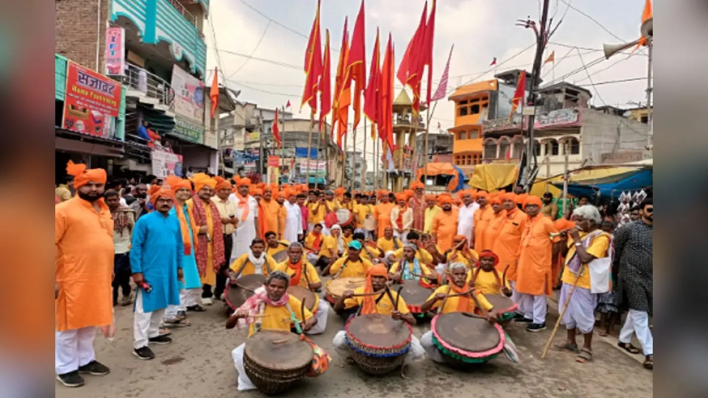 गुमला में रामधुन पर जमकर नाचे भक्त, 50 हजार से अधिक लोग शोभायात्रा में हुए शामिल