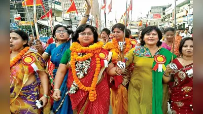 Ram Navami: रामनवमी शाेभायात्रा में महिलाएं दिखायेंगी करतब, भांजेंगी तलवार, देखें तस्वीरें